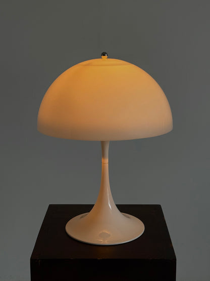 Louis Poulsen Panthella tafellamp Verner Panton wit