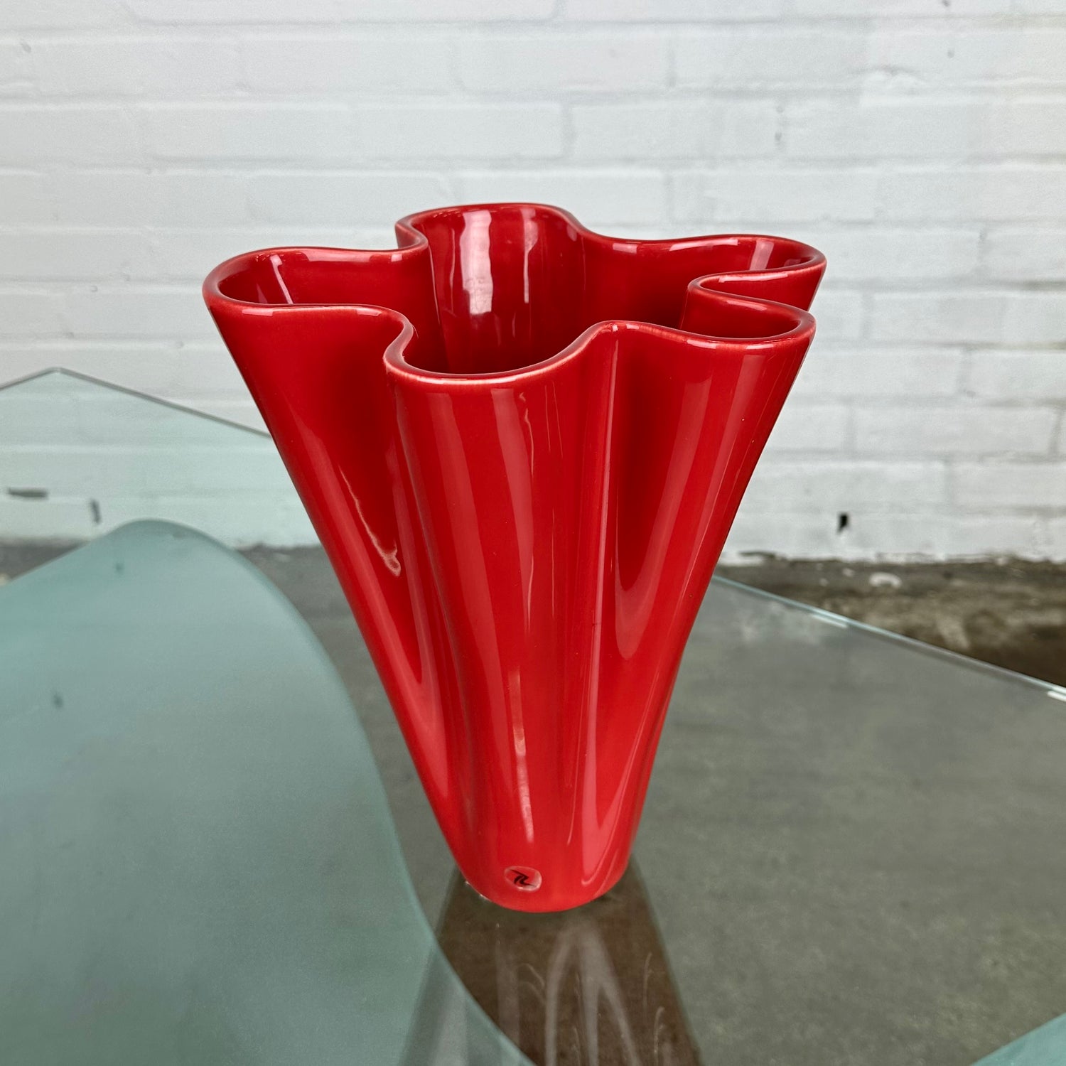 pleated-design-vase-red