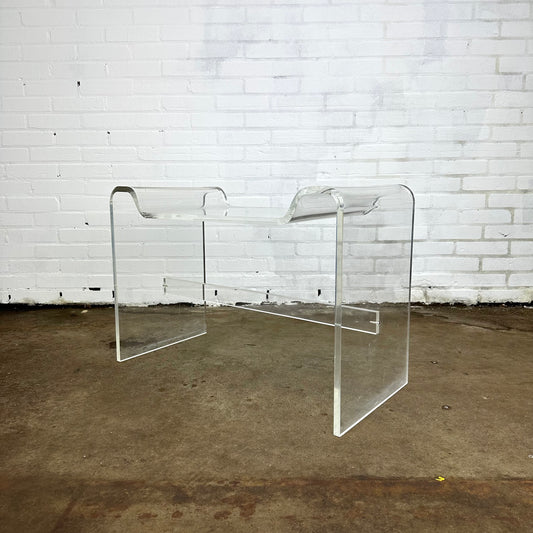 vintage-plexiglas-side-table-or-stool-chair