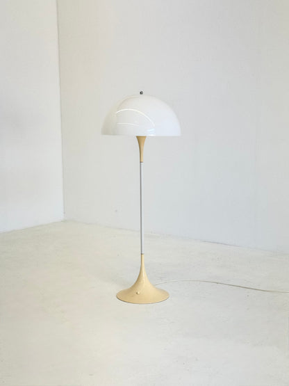 Louis Poulsen Panthella vloerlamp Verner Panton