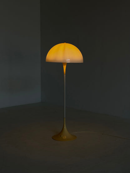 Louis Poulsen Panthella vloerlamp Verner Panton