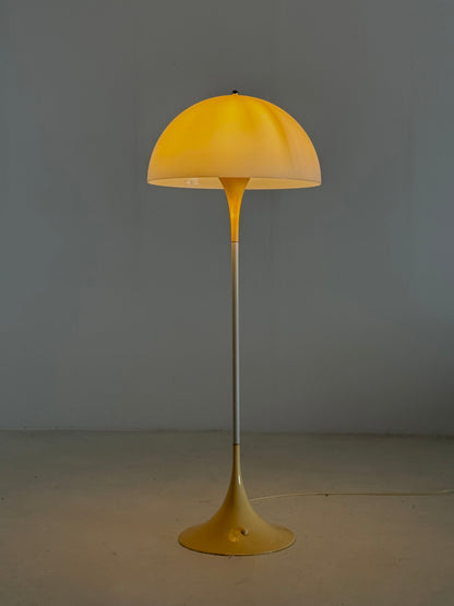 Louis Poulsen Panthella vloerlamp Verner Panton