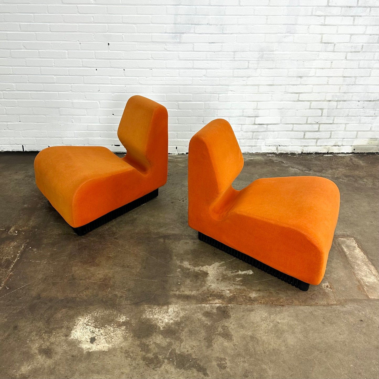 modular-don-chadwick-chairs-for-herman-miller