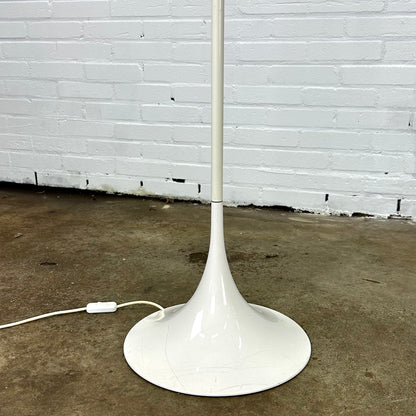 Panthella floorlamp by Louis Poulsen