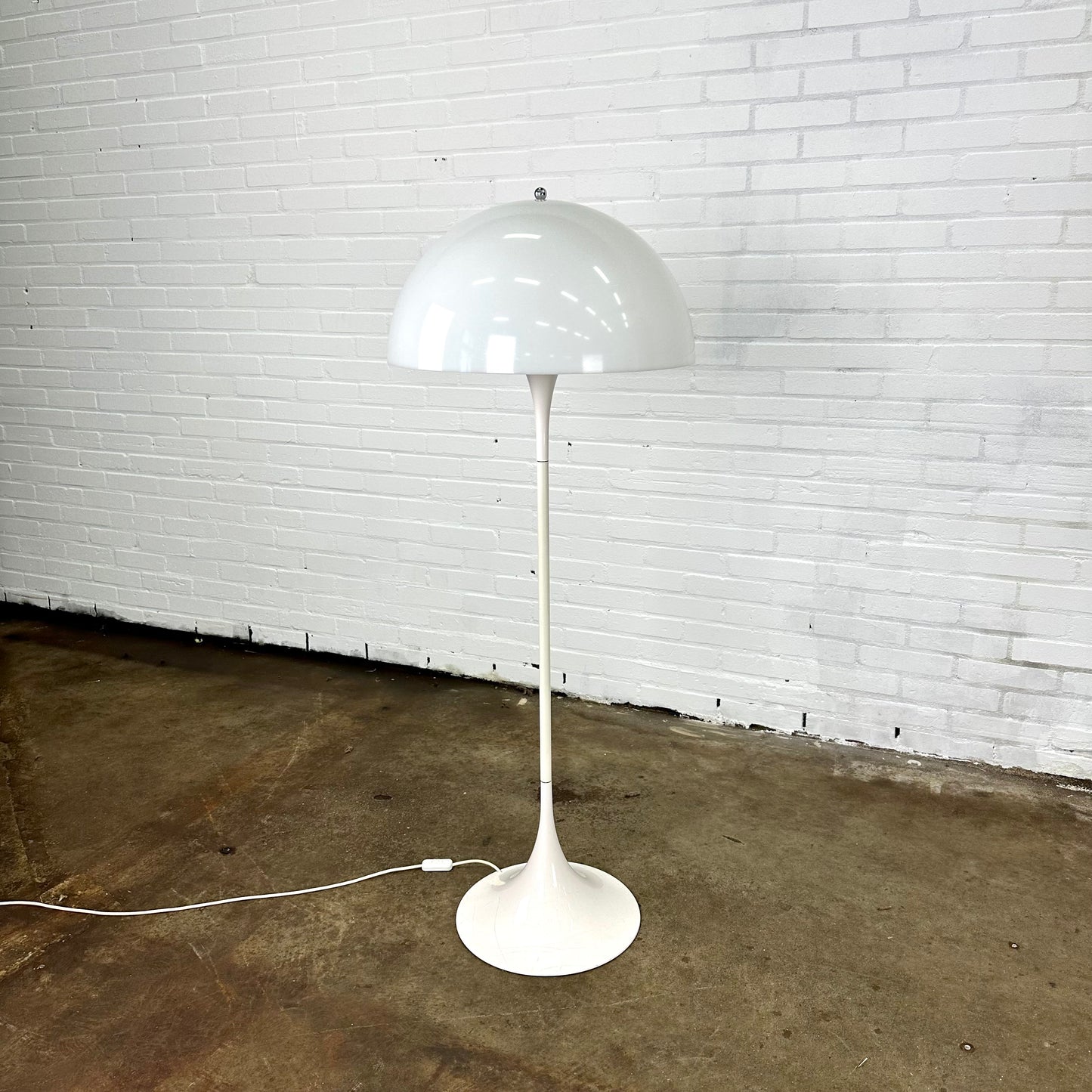 Panthella floorlamp by Louis Poulsen