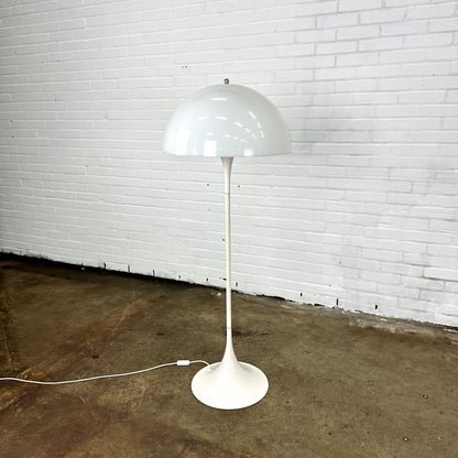 Panthella floorlamp by Louis Poulsen