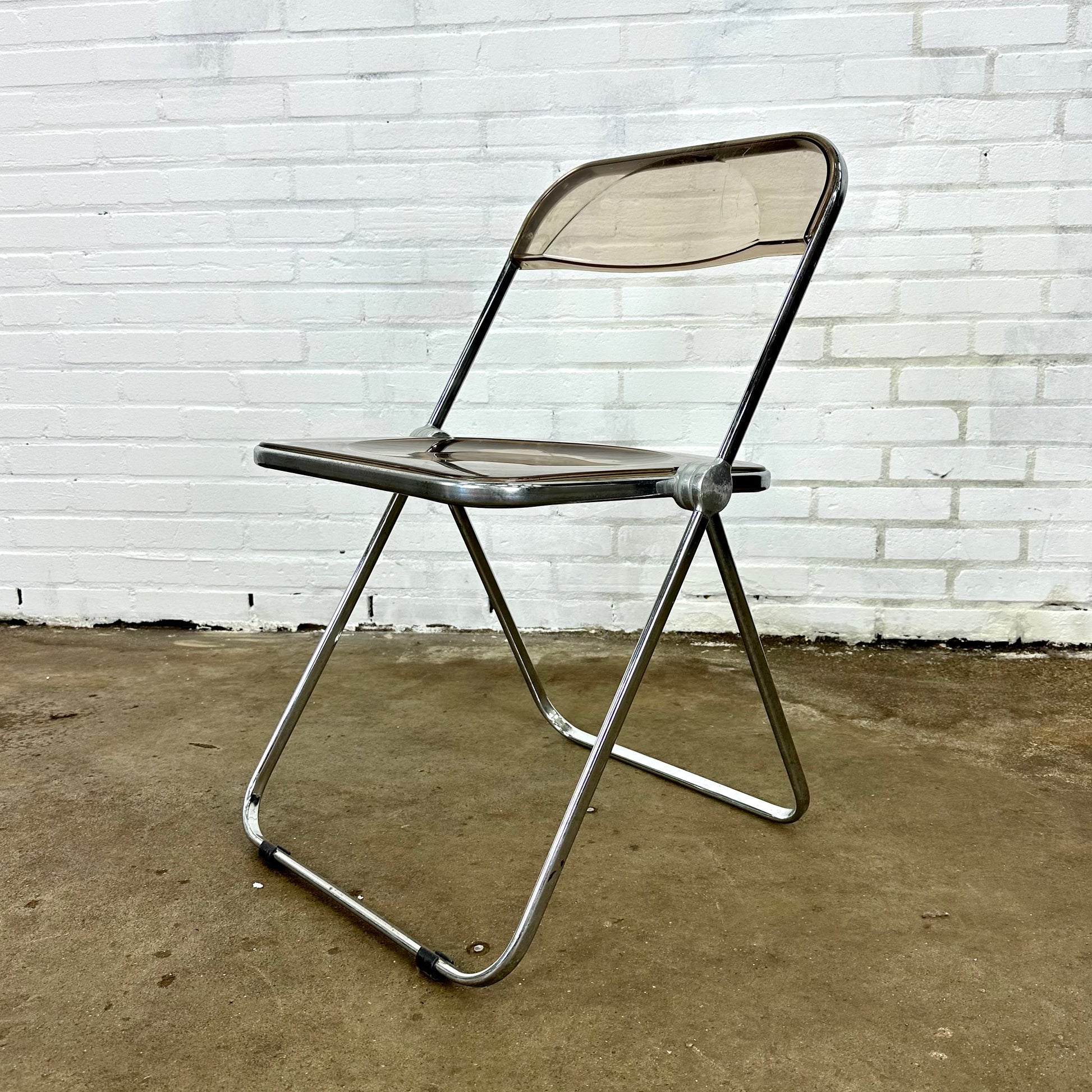 folding-chair-plia-by-giancarlo-piretti-for-castelli