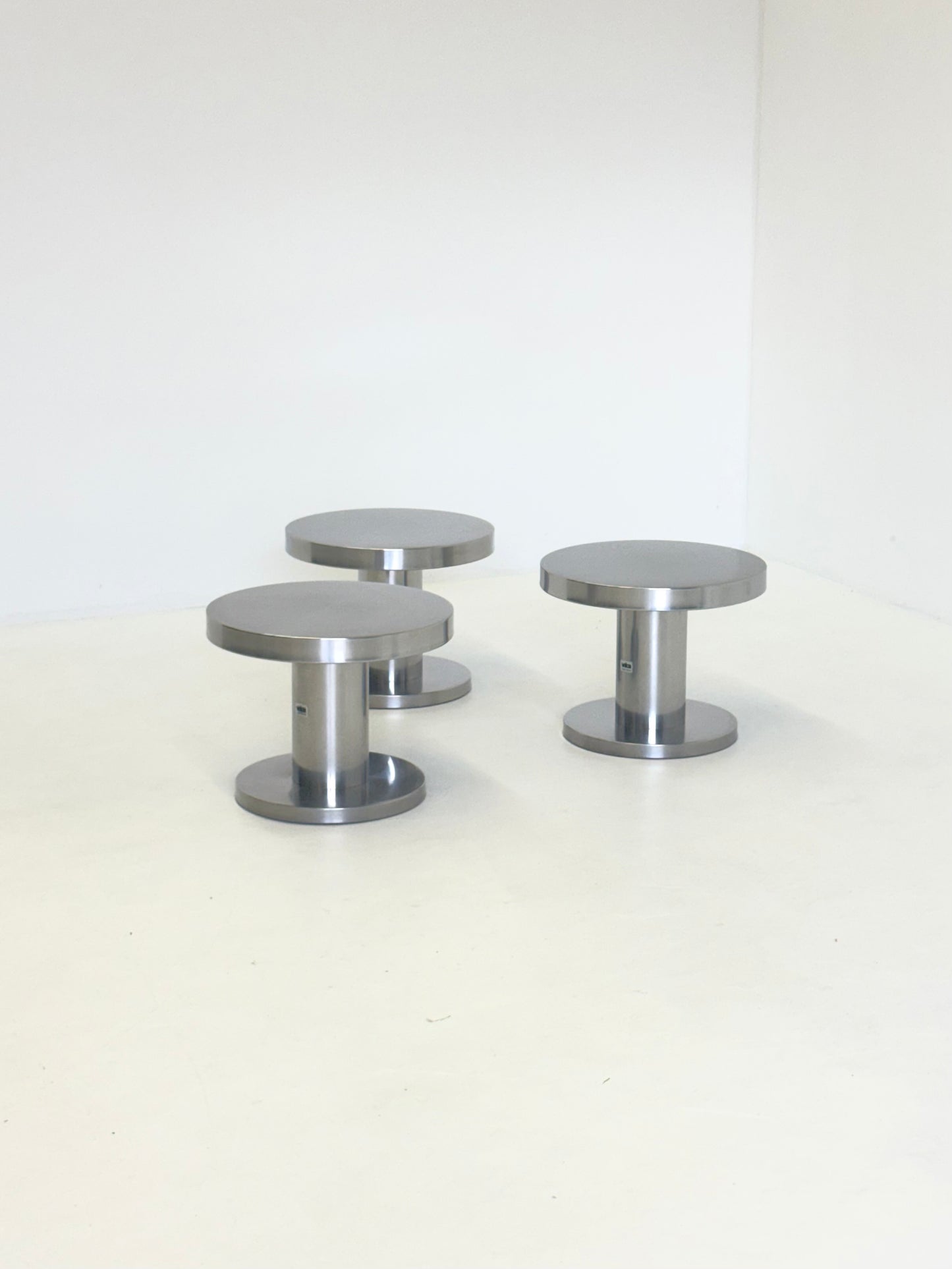 Velca bijzettafel gepolijst staal | modern design