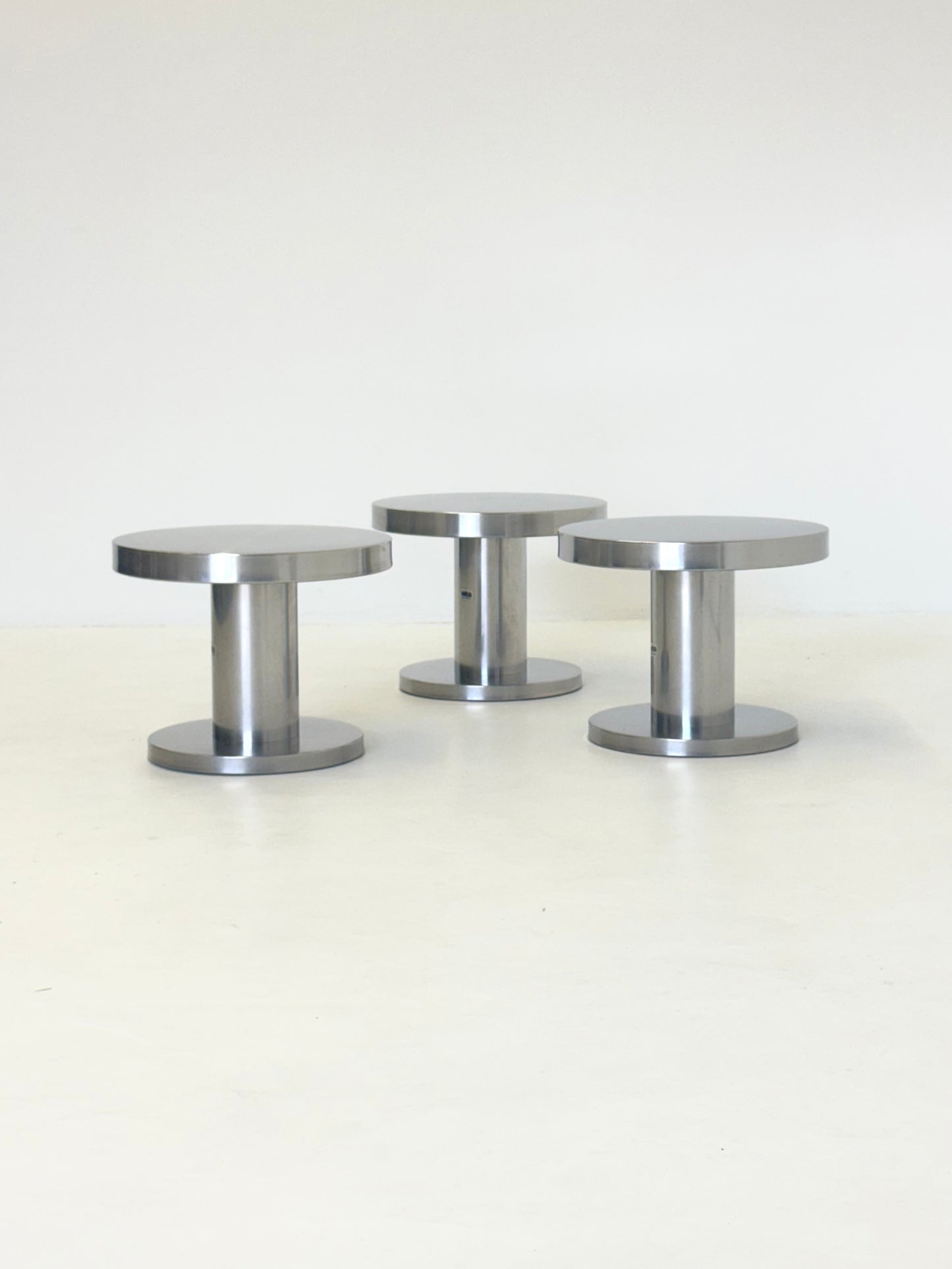 Velca bijzettafel gepolijst staal | modern design