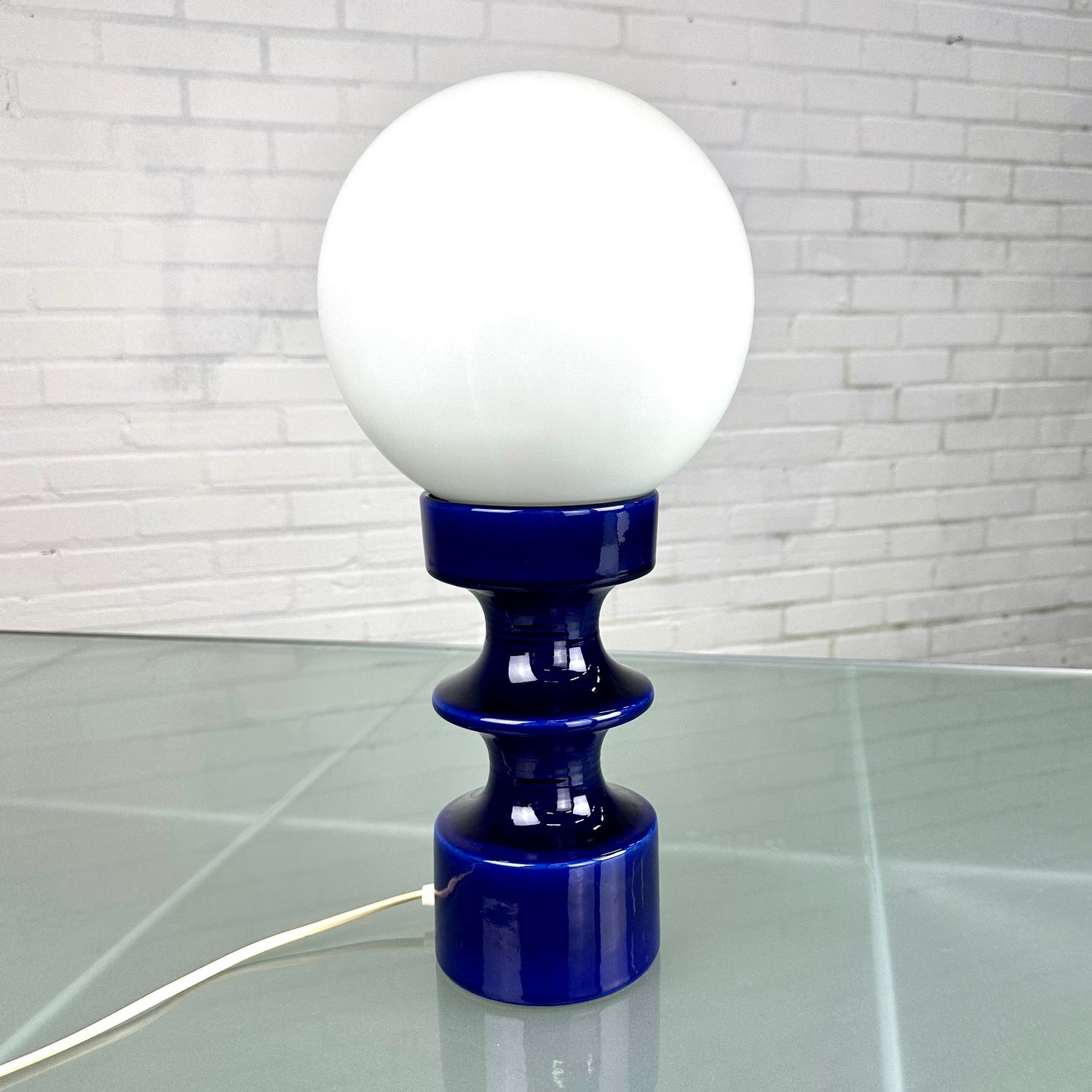 cari-zalloni-ceramic-table-lamp-by-steuler