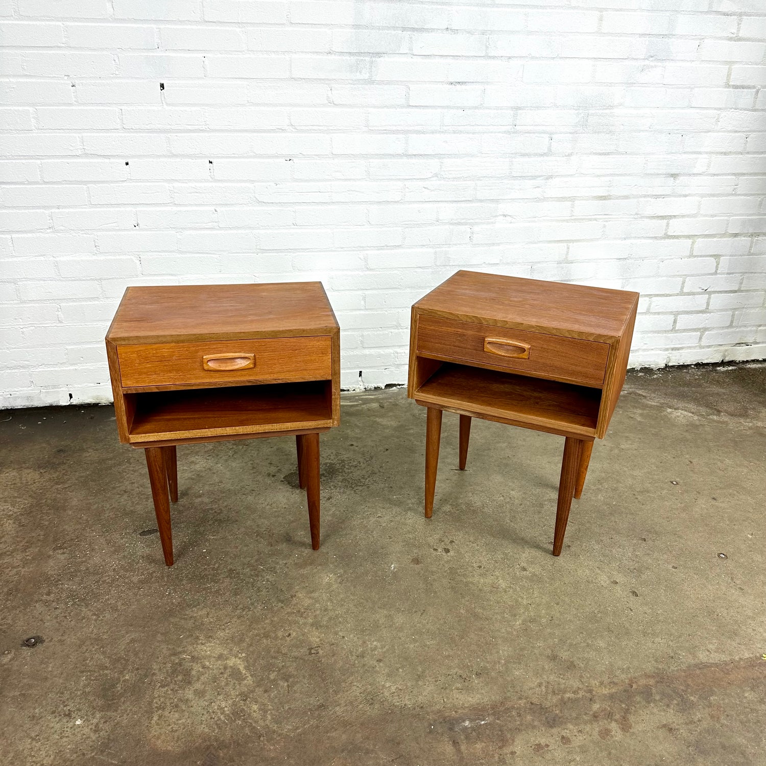 danish-design-bedside-tables-made-of-teak-wood-set-of-2