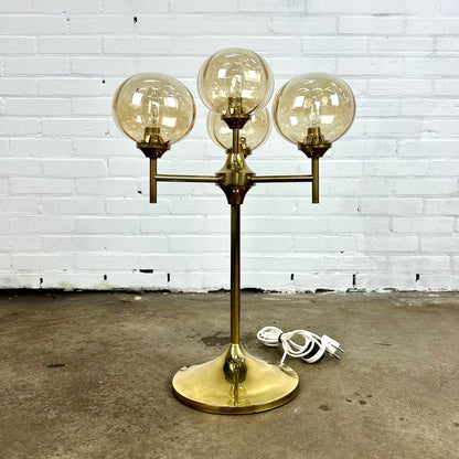 vintage-ball-table-lamp-with-brass-frame