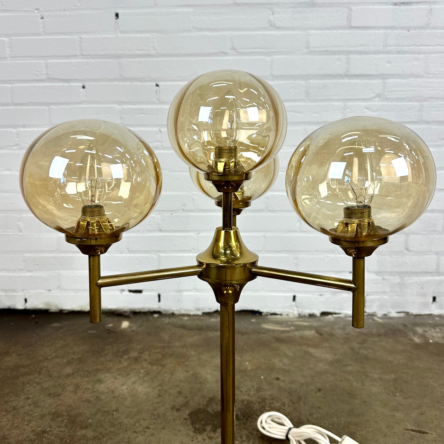 Vintage ball table lamp with brass frame