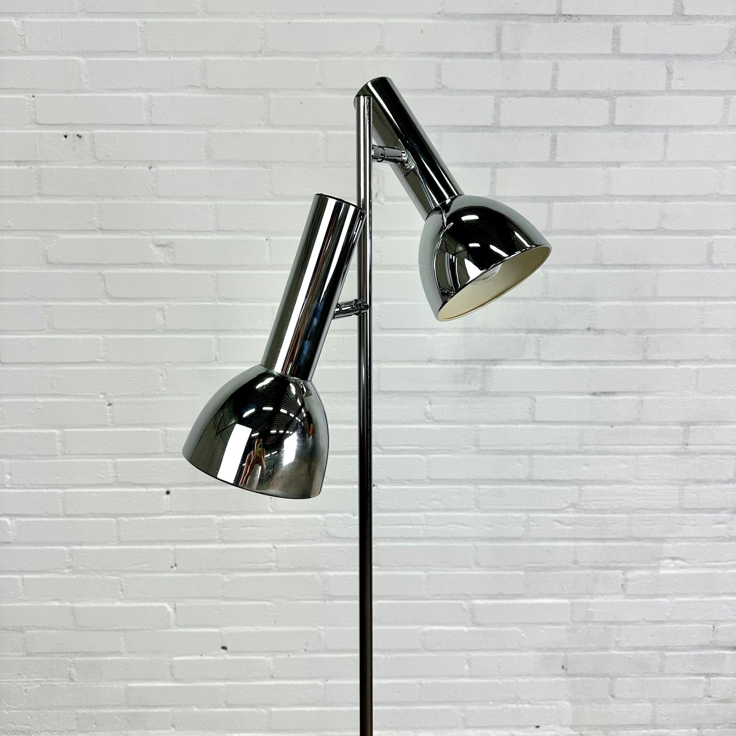 fischer-leuchten-floorlamp-chrome