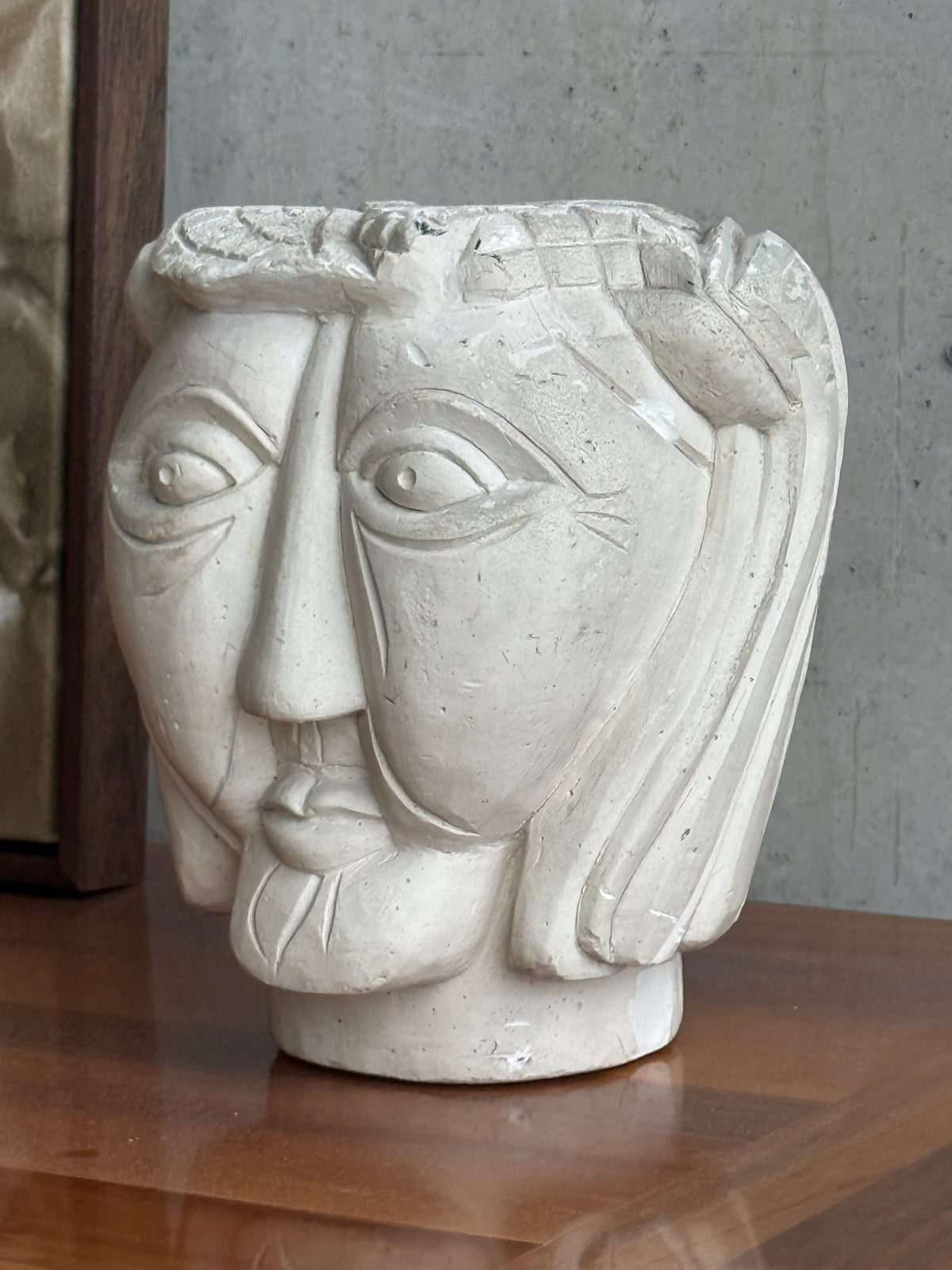 Gips Sculptuur van een hoofd Gesigneerd P.J.M.