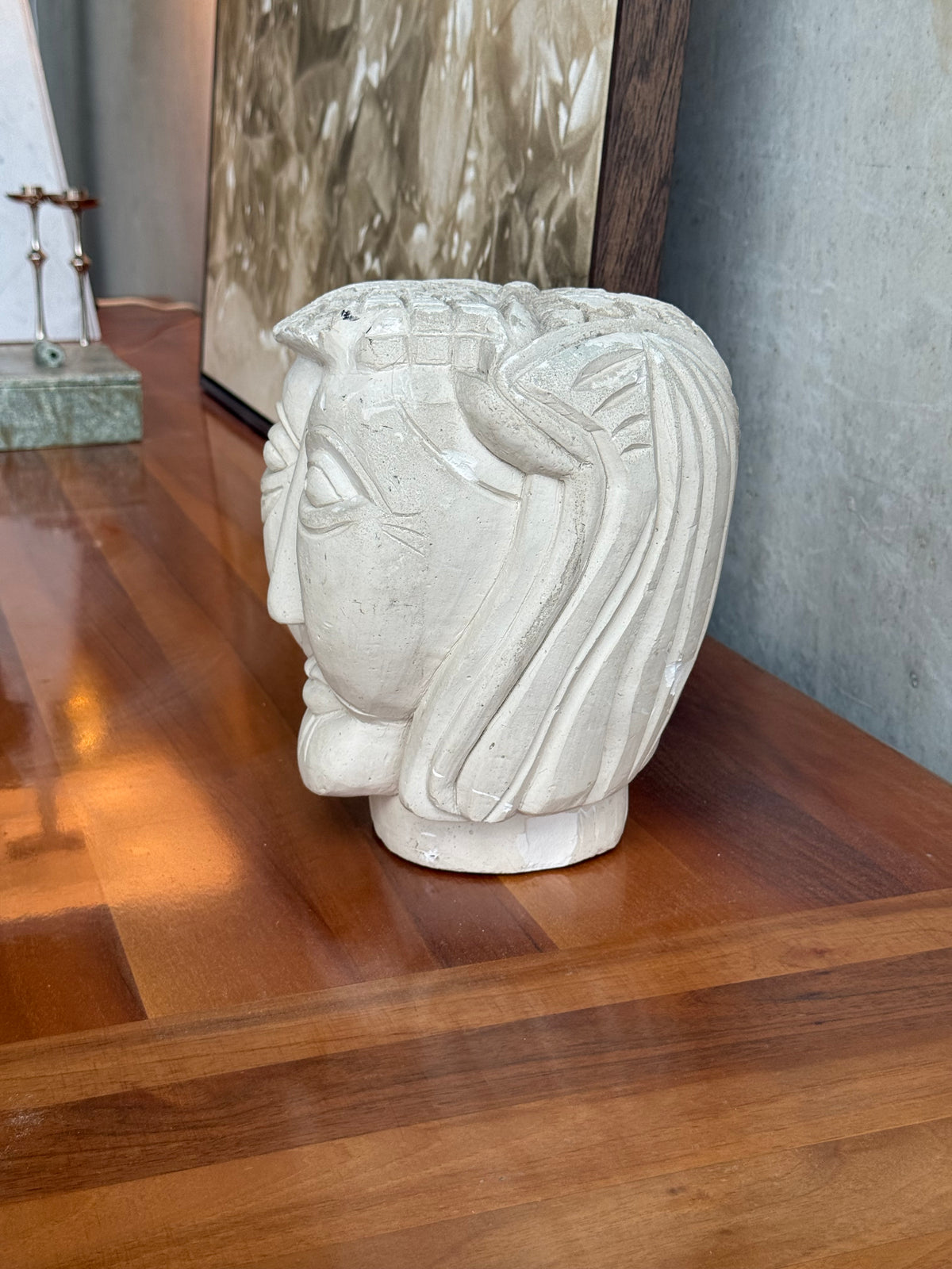 Gips Sculptuur van een hoofd Gesigneerd P.J.M.