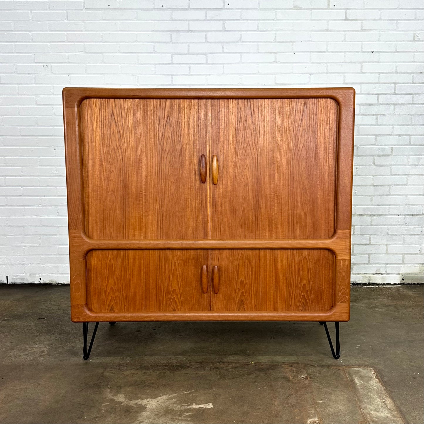 Deens design Dyrlund dressoir kast / sideboard