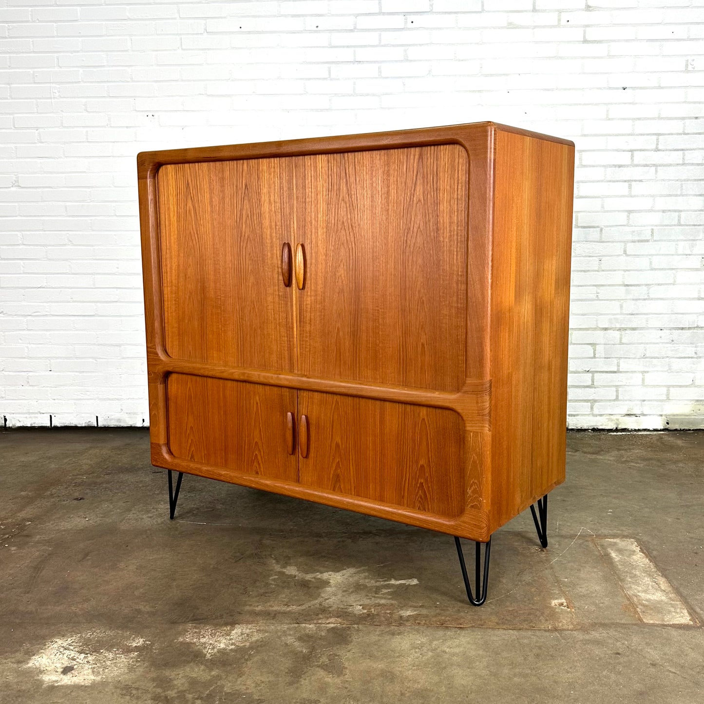 Deens design Dyrlund dressoir kast / sideboard