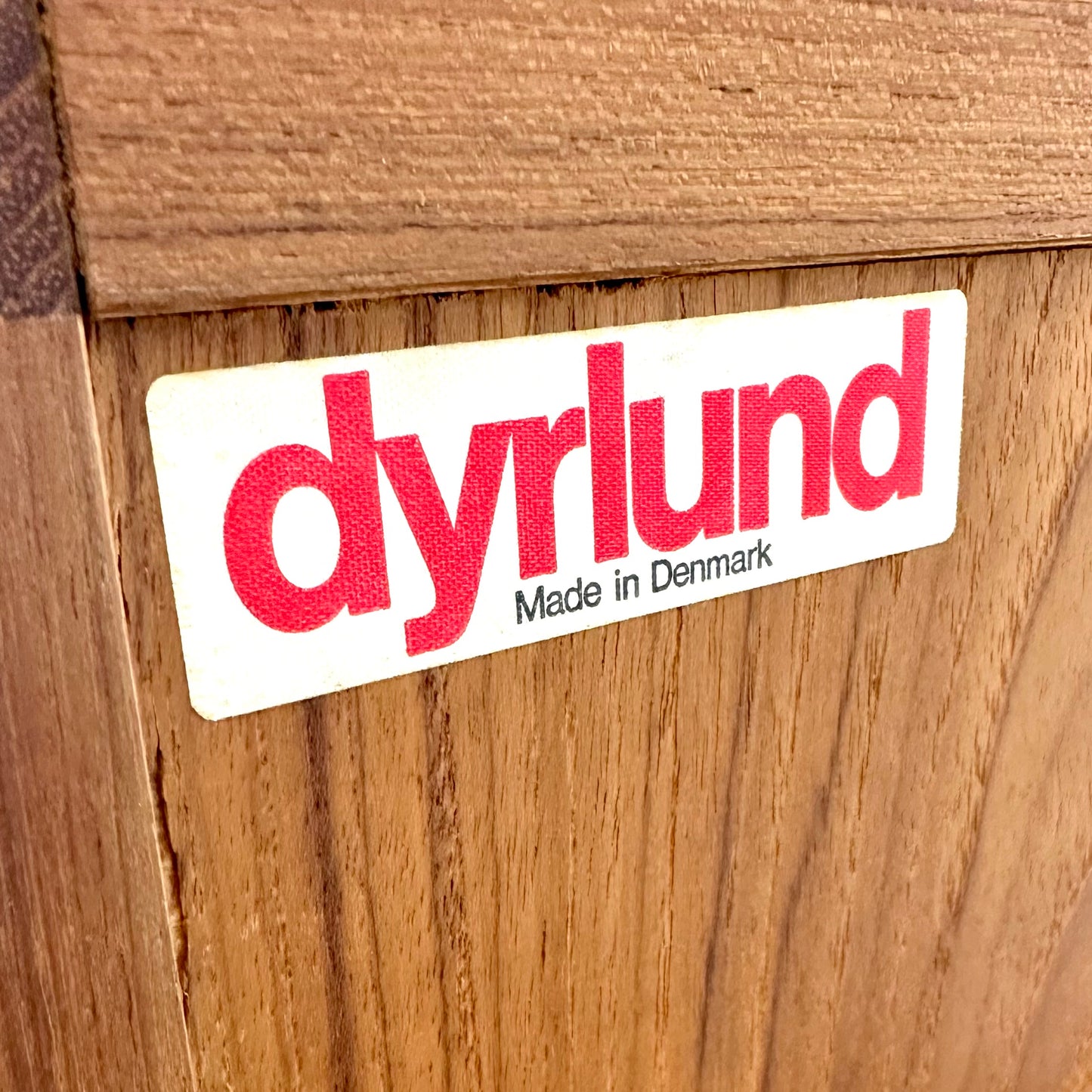 Deens design Dyrlund dressoir kast / vitrinekast