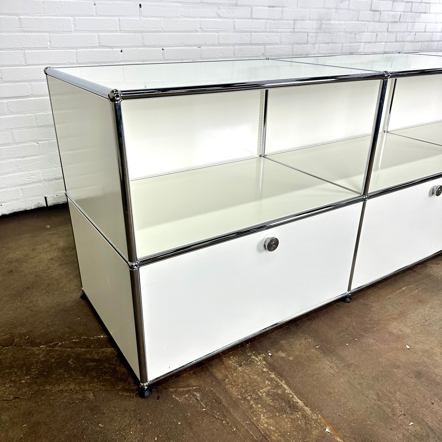 USM Haller klep dressoir / sideboard wit