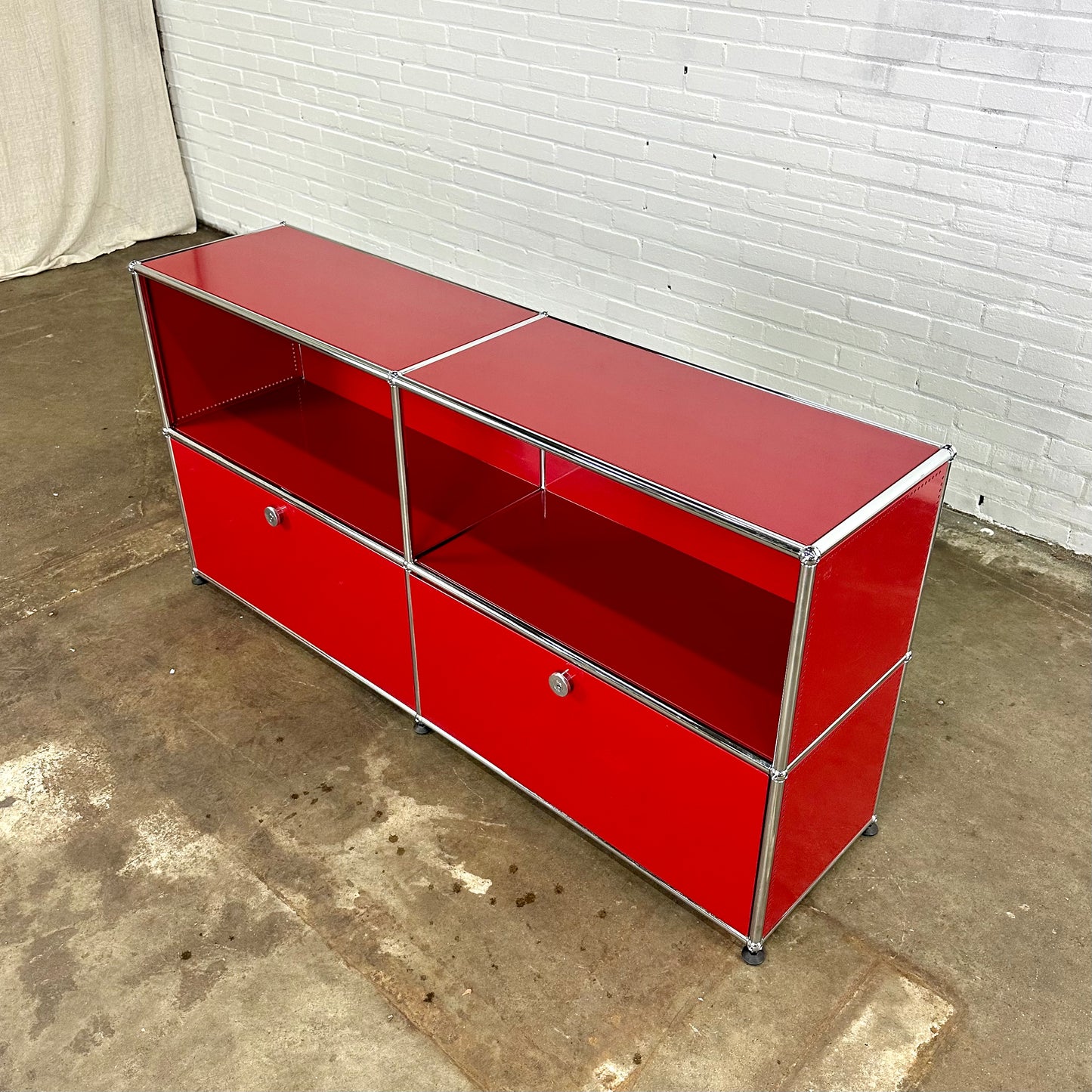 usm-haller-klep-kast-sideboard-rood