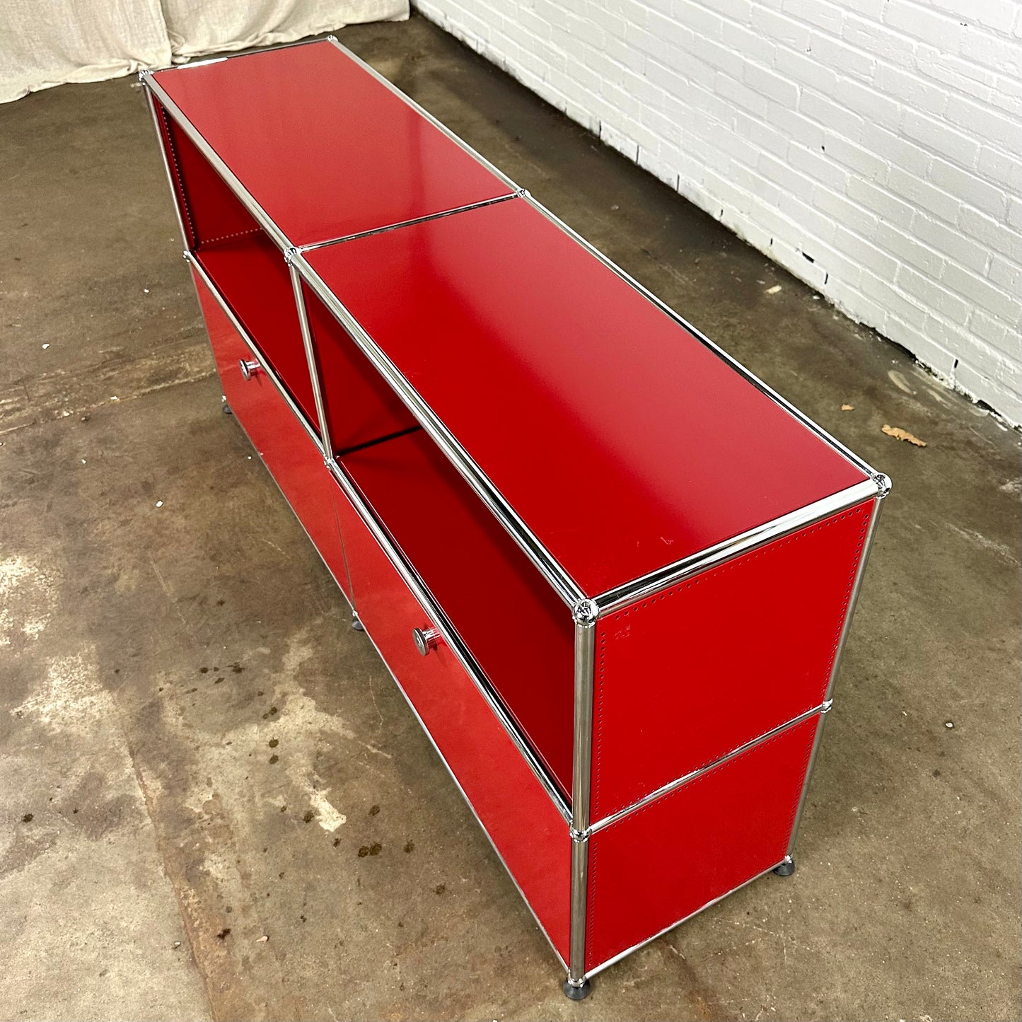 usm-haller-klep-kast-sideboard-rood