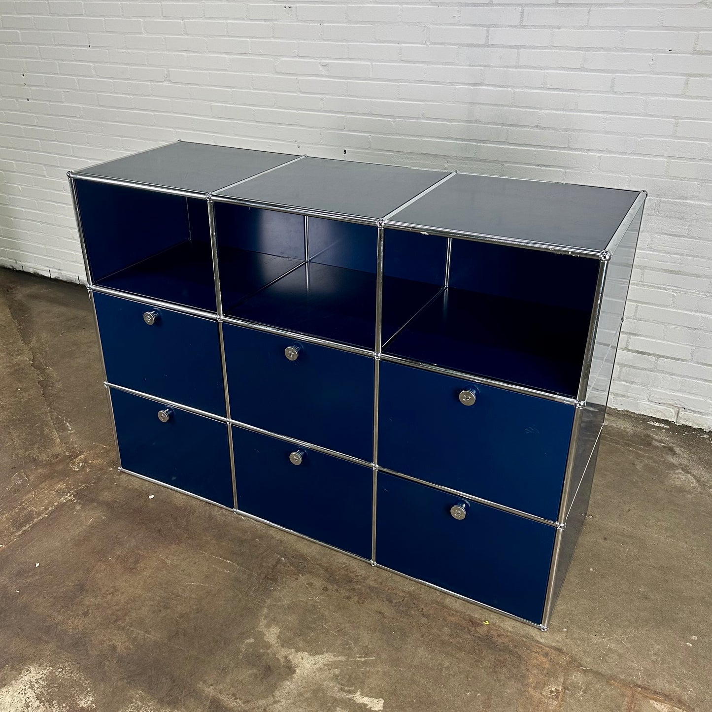 usm-haller-klepkast-highboard-donkerblauw-met-open-modules