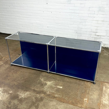 USM Haller lowboard / dressoir donkerblauw open met glazen blad