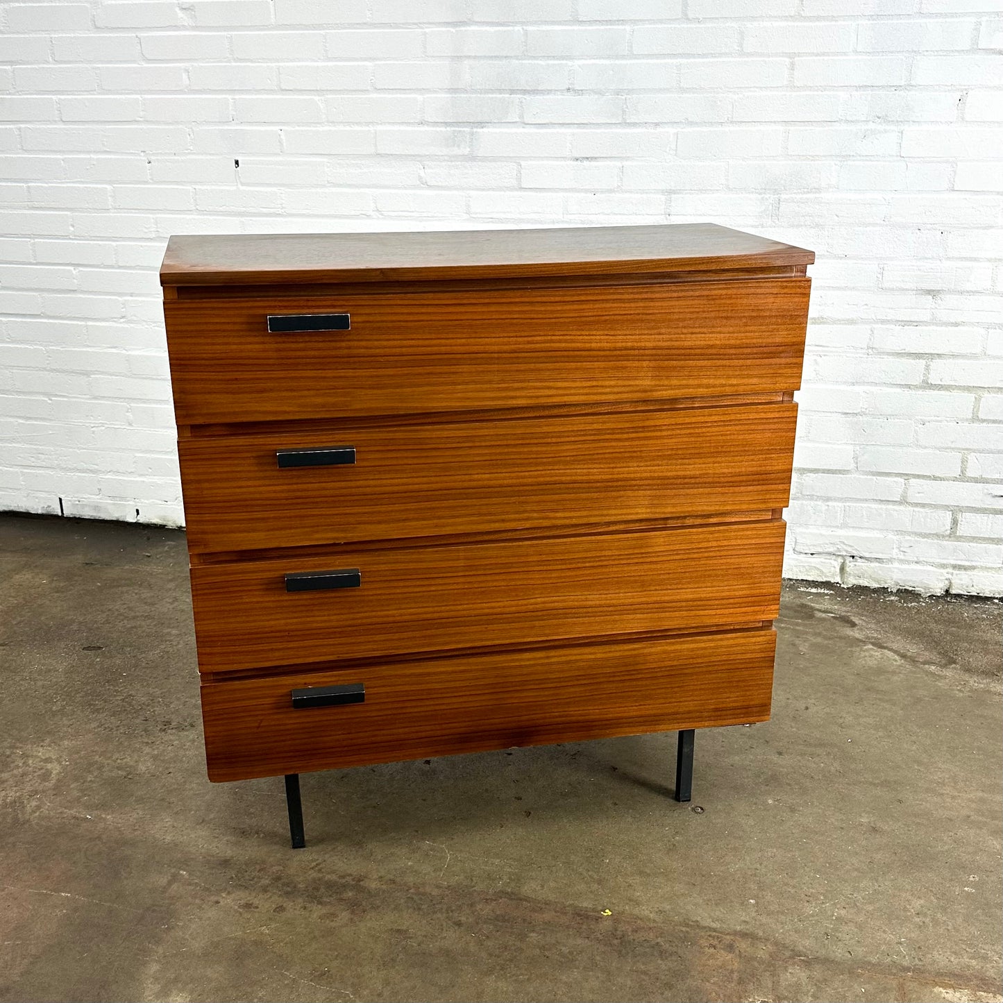 Vintage teak dressoir / klep kast