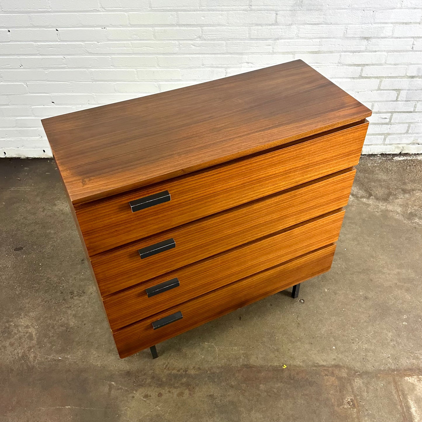 Vintage teak dressoir / klep kast