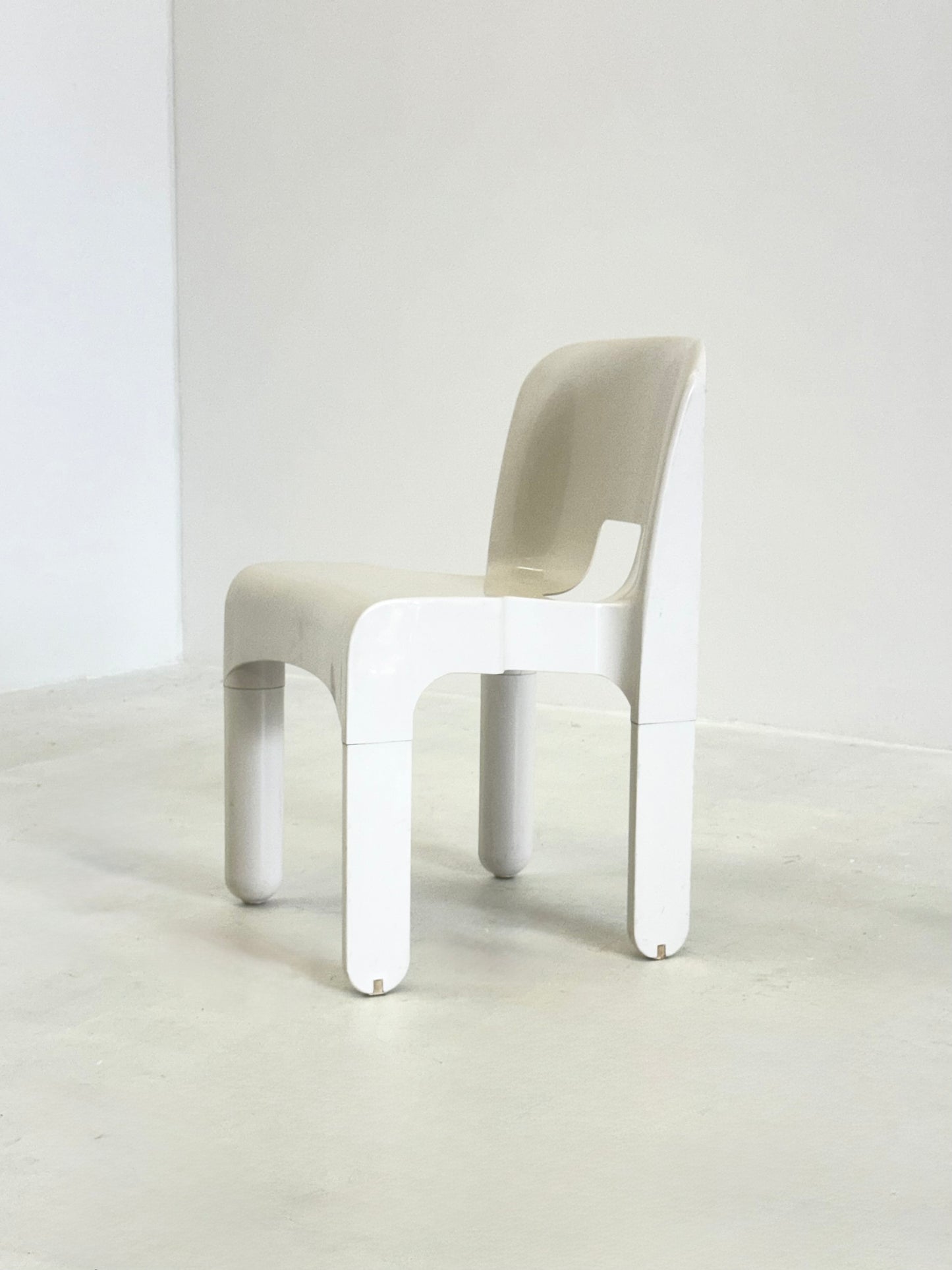 Joe Colombo Universal stoel 4867 voor Kartell