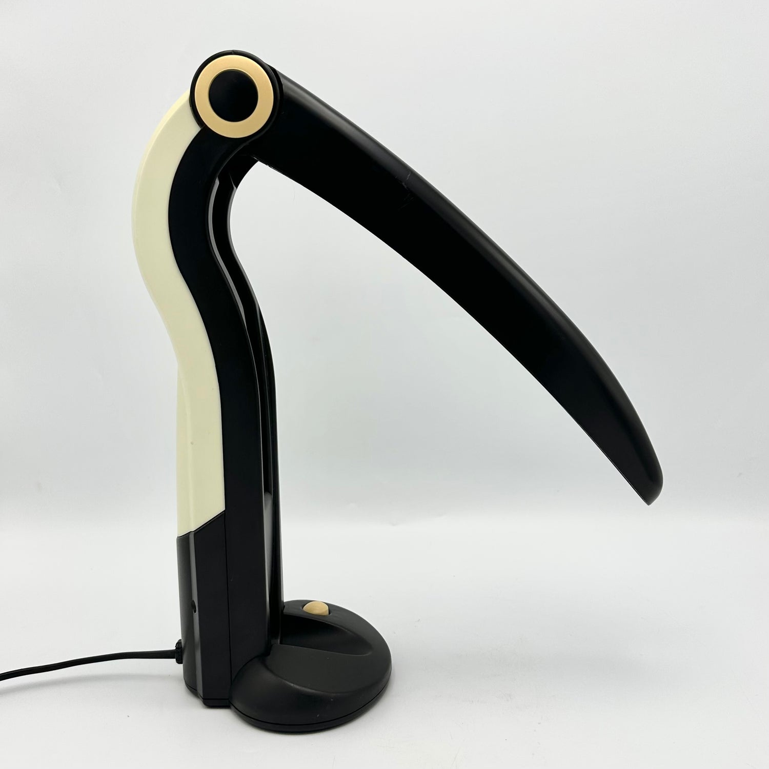 vintage-toucan-bureaulamp-zwart-huang-lenoir