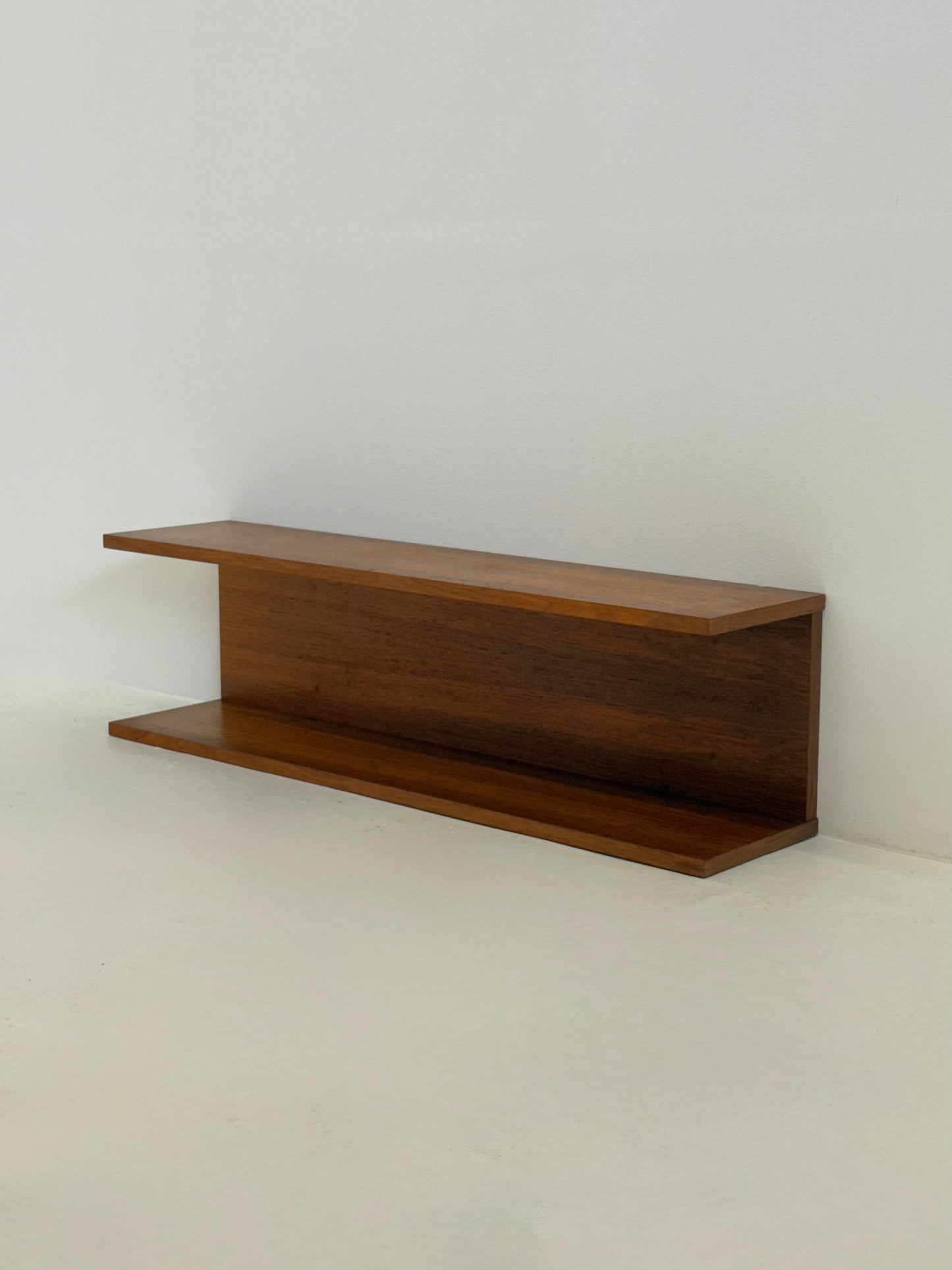 Set van twee Deense Teak Wandplanken Mid-Century