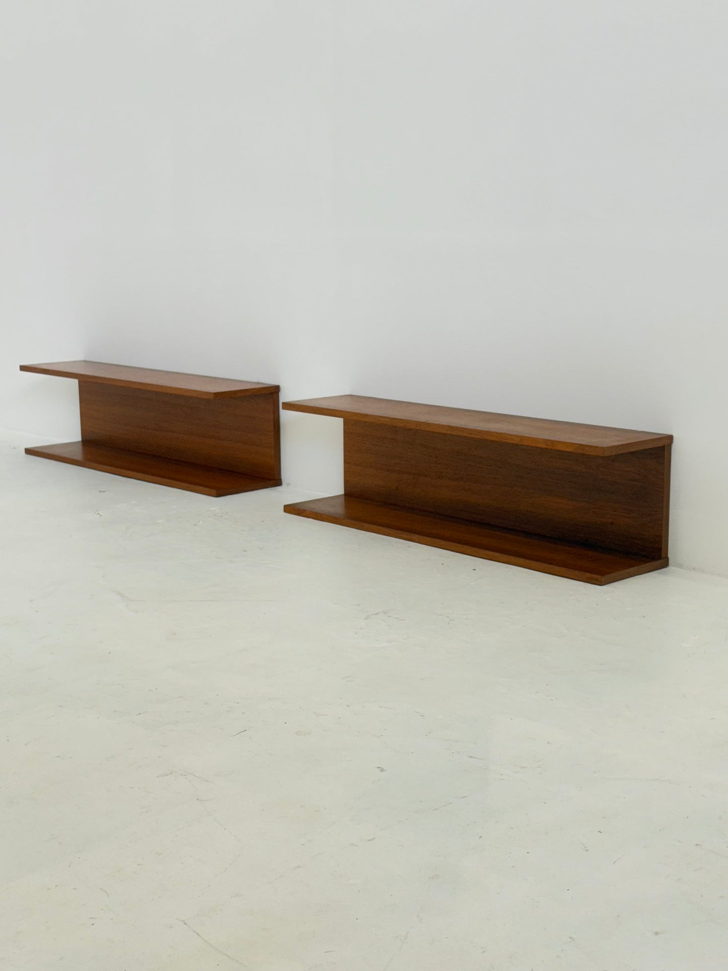 Set van twee Deense Teak Wandplanken Mid-Century