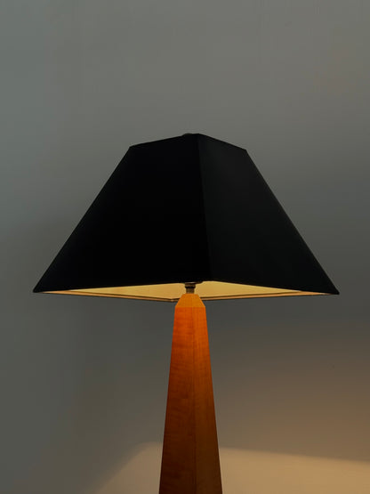 Set hoge art deco tafellampen in obeliskvorm met ebbenhouten