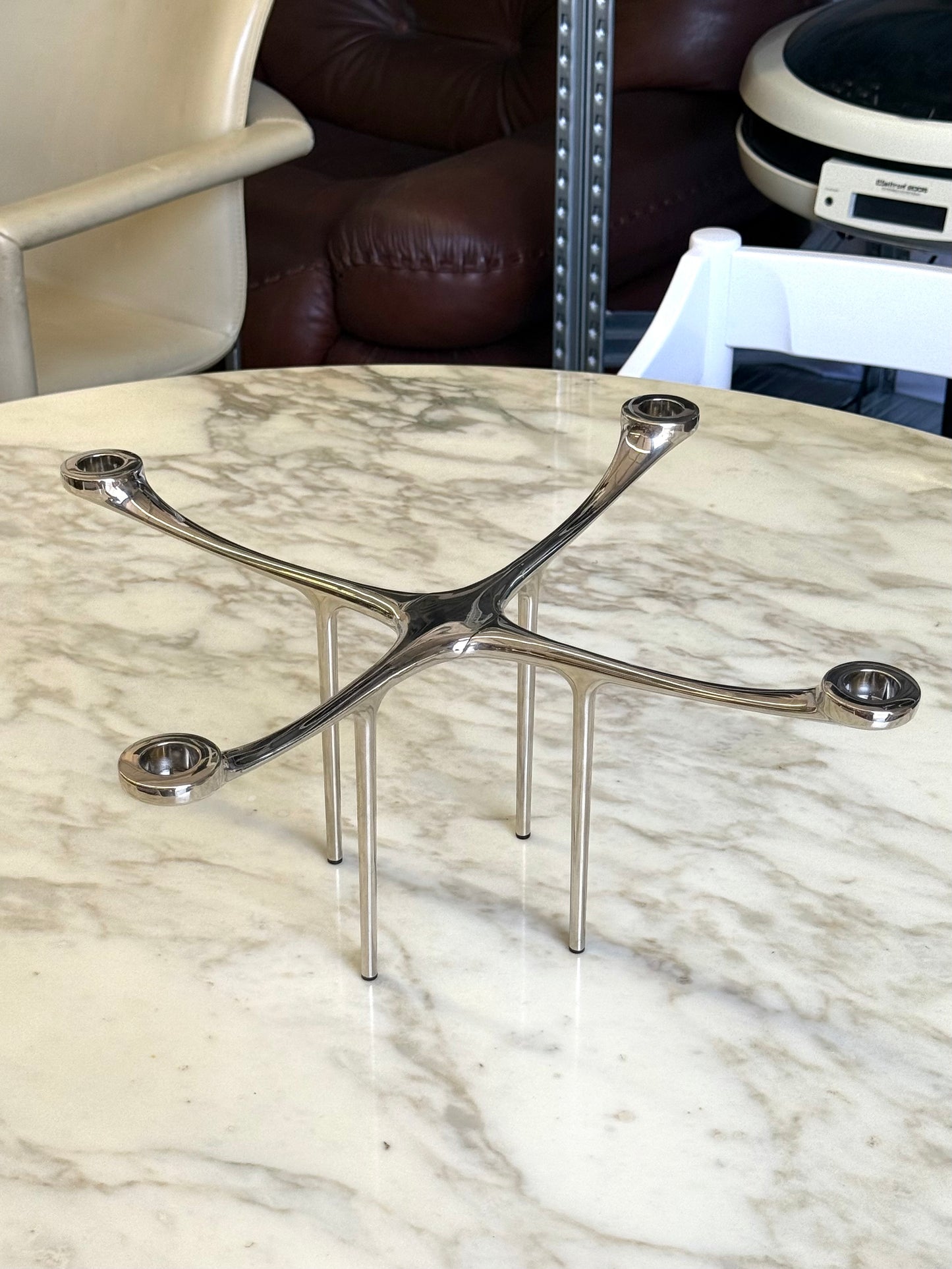 Zilverkleurige kandelaar van Charles Wilson voor Menu