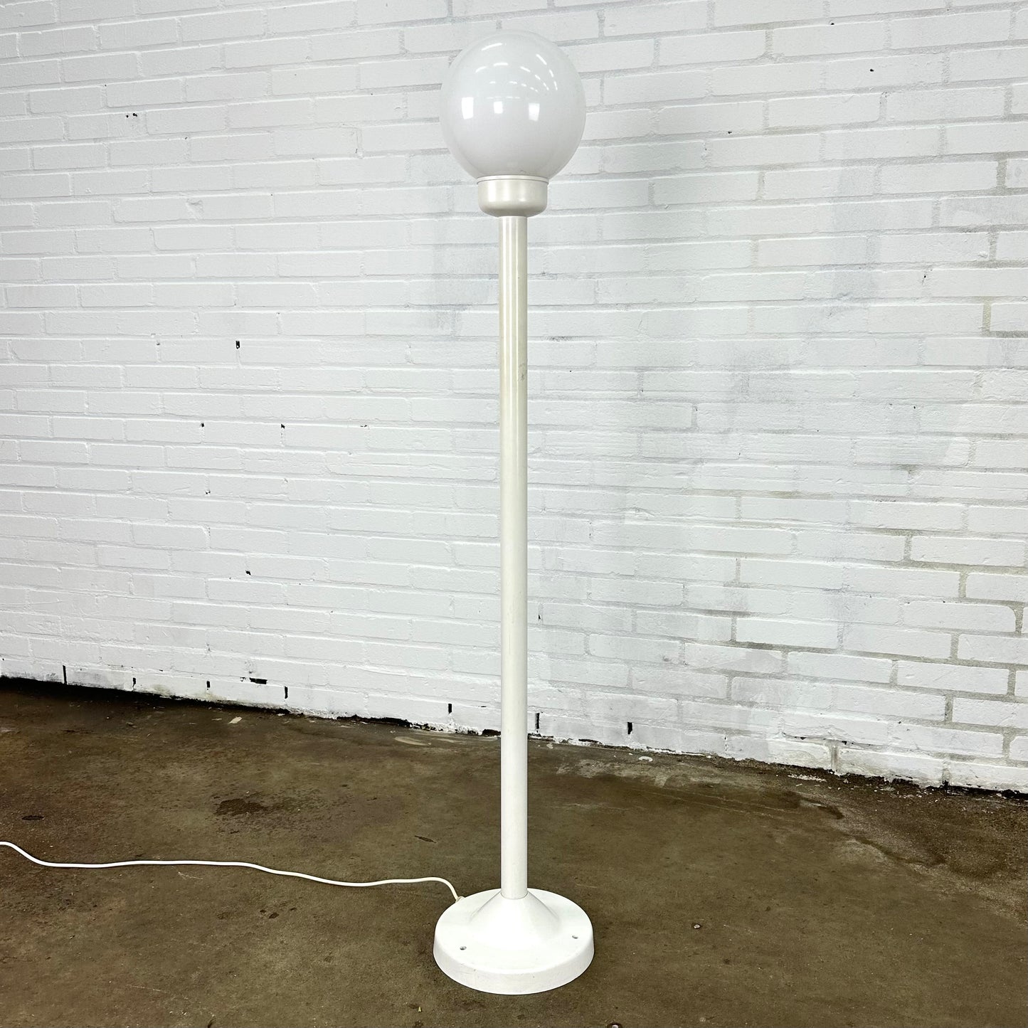 vintage-space-age-bol-vloerlamp