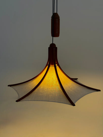 Mid-century teakhouten hanglamp van Domus met linnen kap