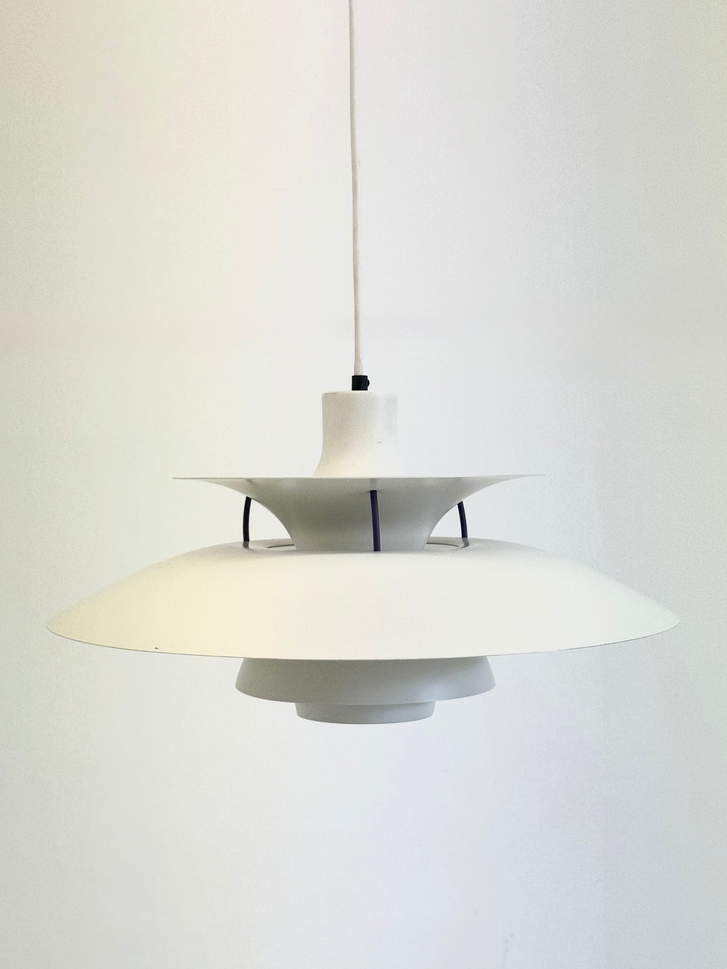 PH5 hanglamp wit van Poul Henningsen voor Louis Poulsen