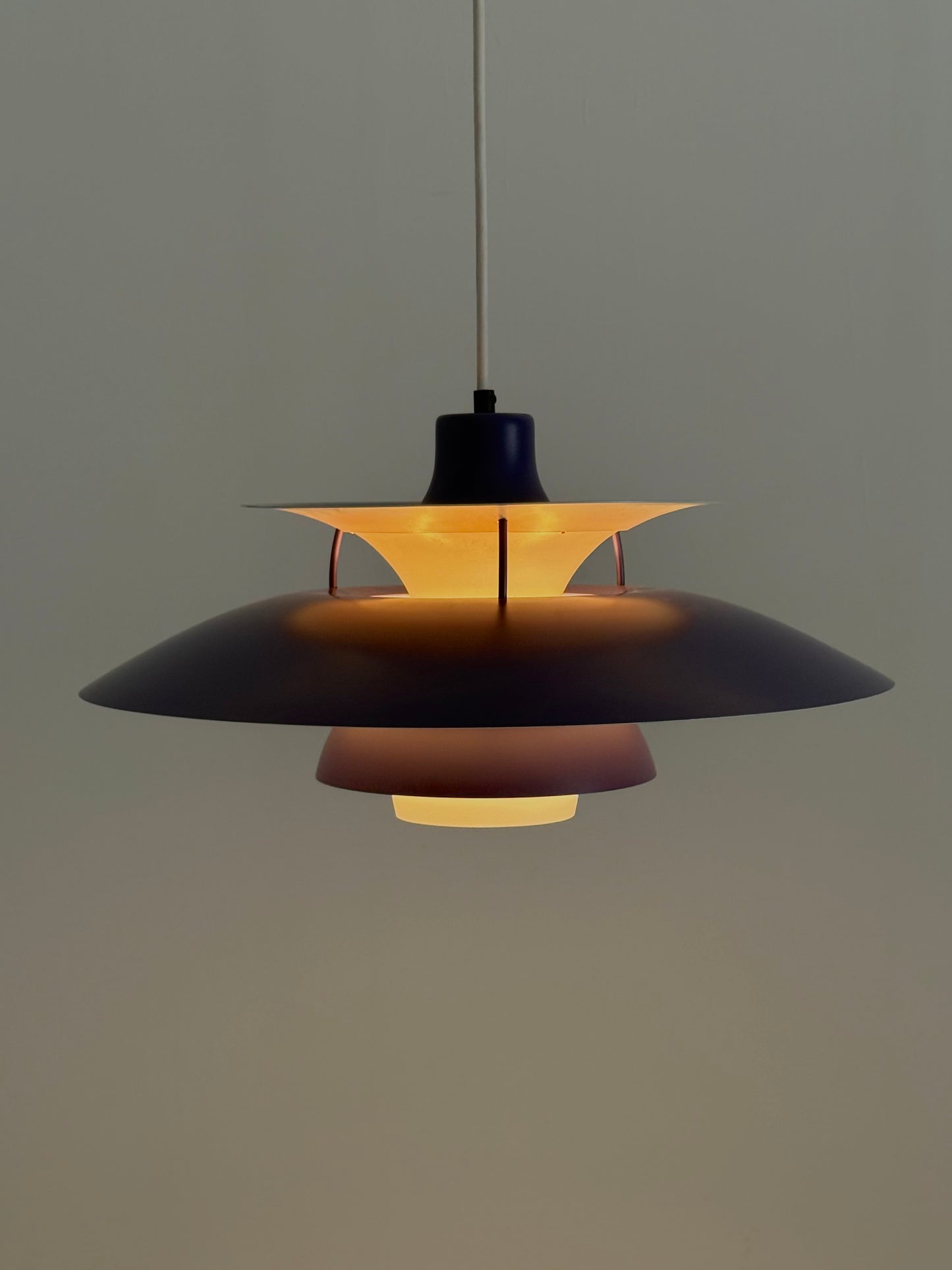 PH5 hanglamp paars van Poul Henningsen voor Louis Poulsen