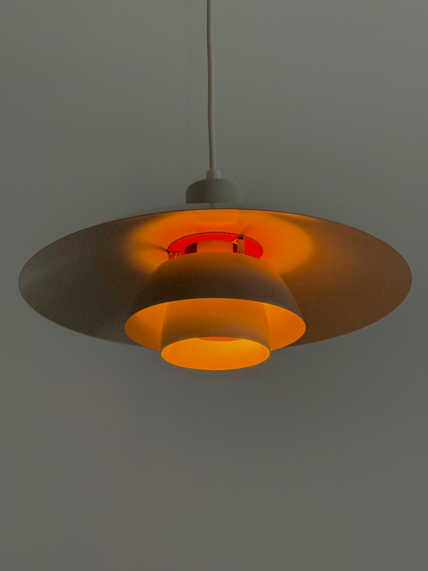 PH5 hanglamp paars van Poul Henningsen voor Louis Poulsen