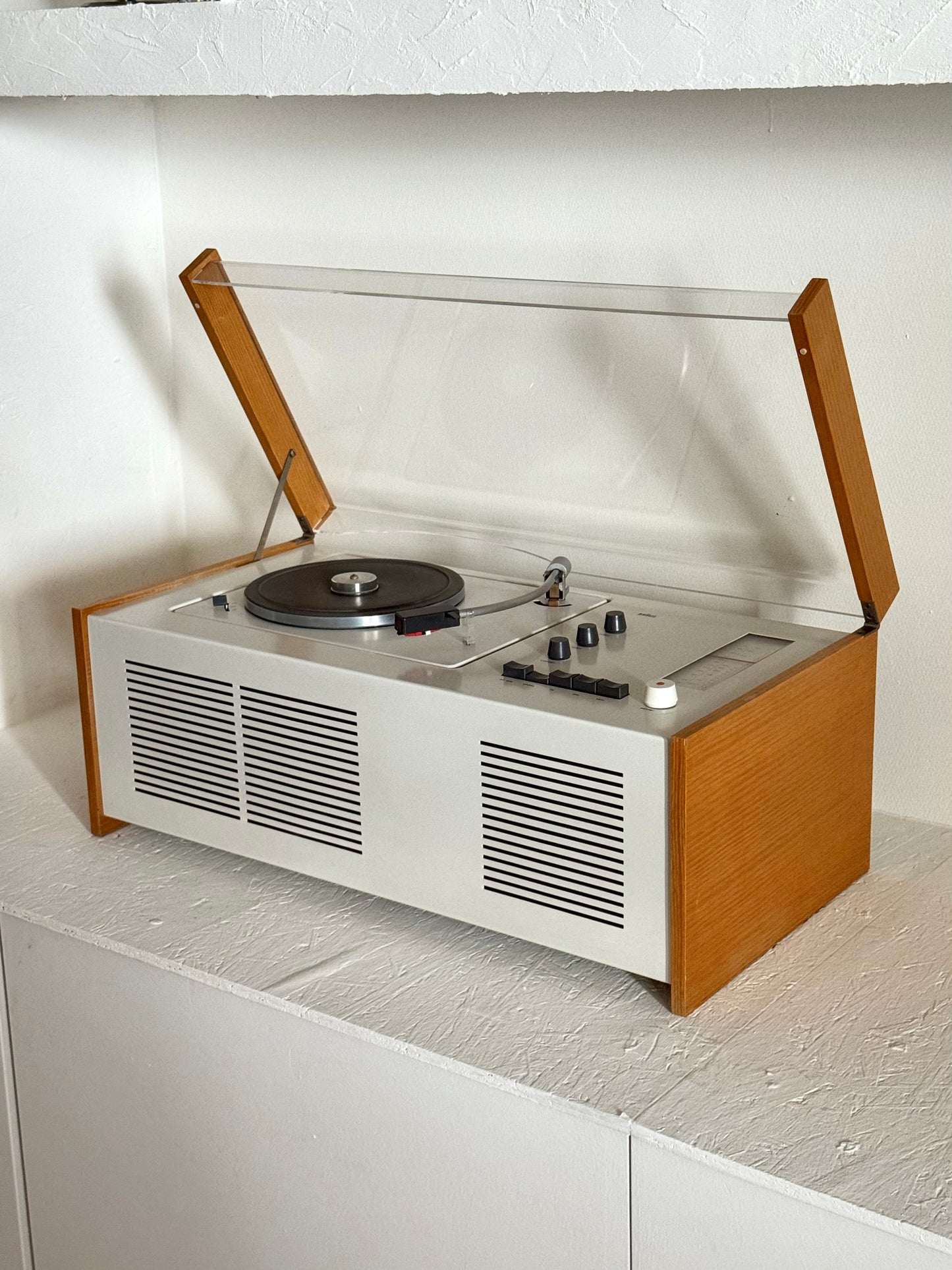 Braun SK55 Radio en Platenspeler door Dieter Rams en Hans Gugelot