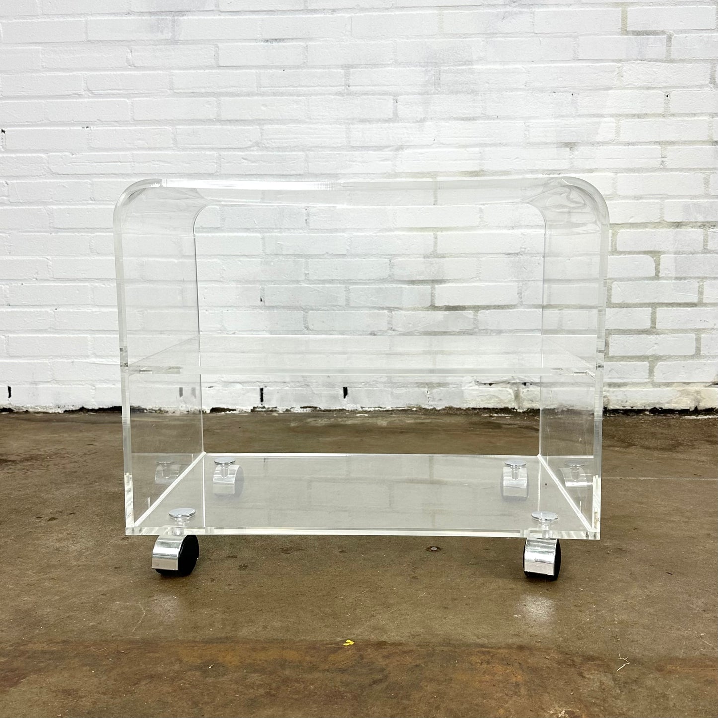 vintage-space-age-plexiglas-trolley-bijzettafel