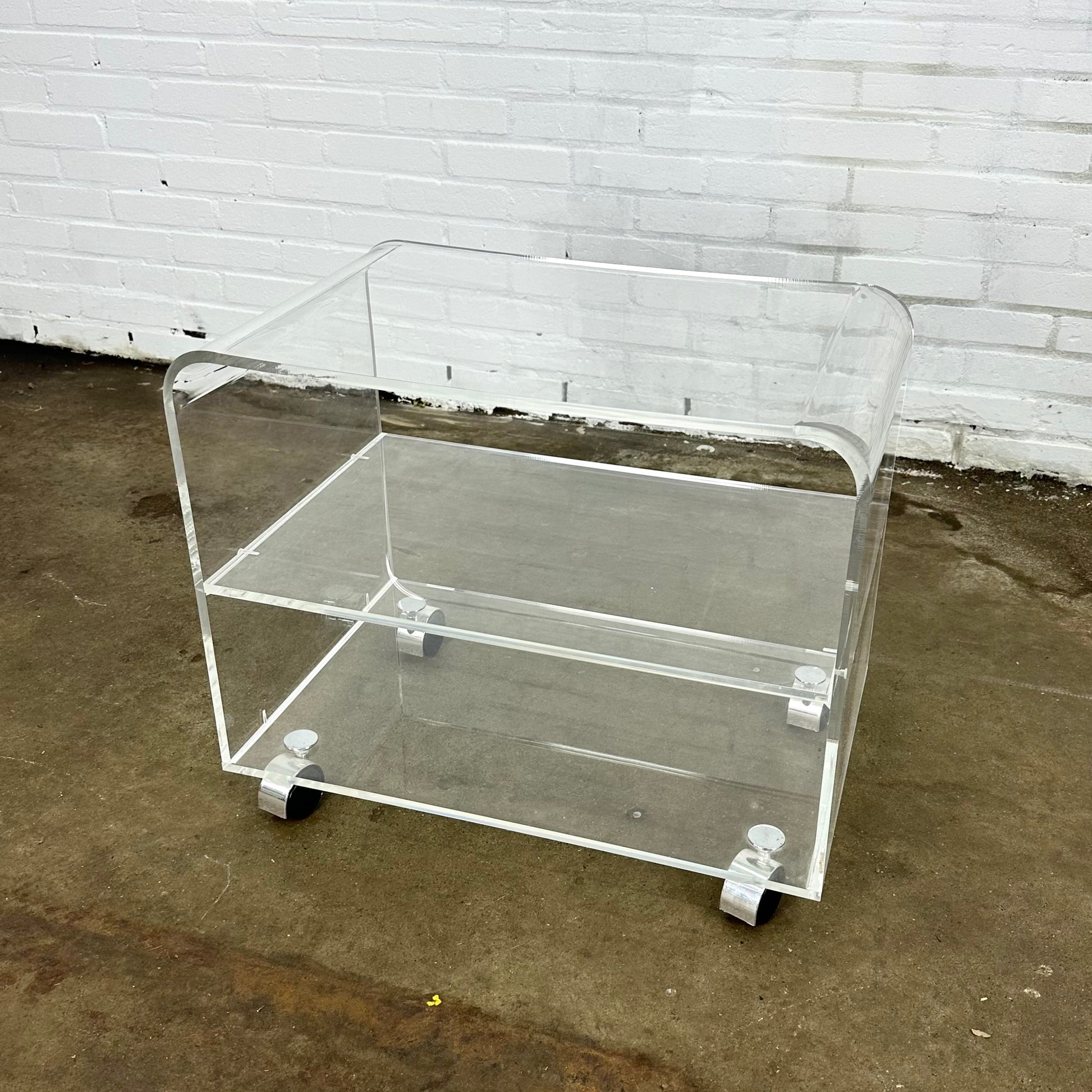 vintage-space-age-plexiglas-trolley-bijzettafel