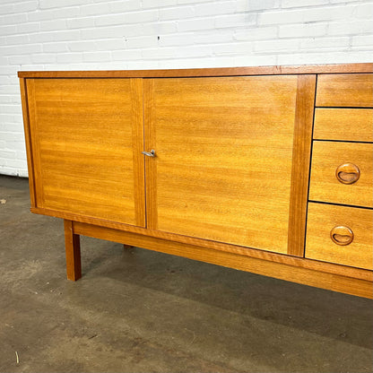 Vintage mid century dressoir