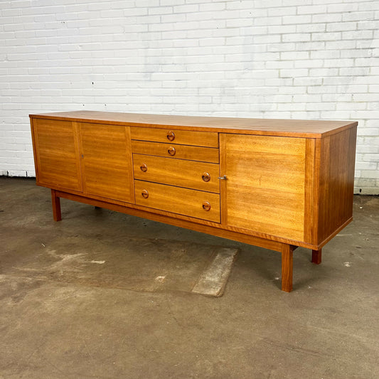 Vintage mid century dressoir