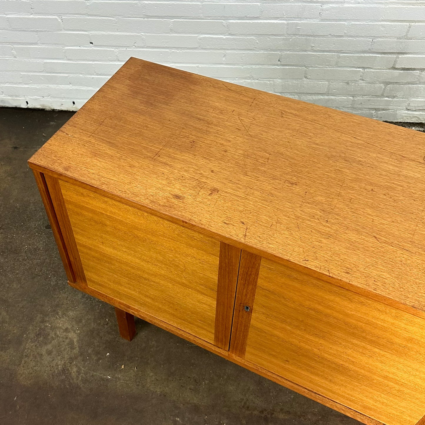 Vintage mid century dressoir