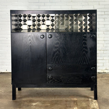 Zwarte brutalist kast / dressoir