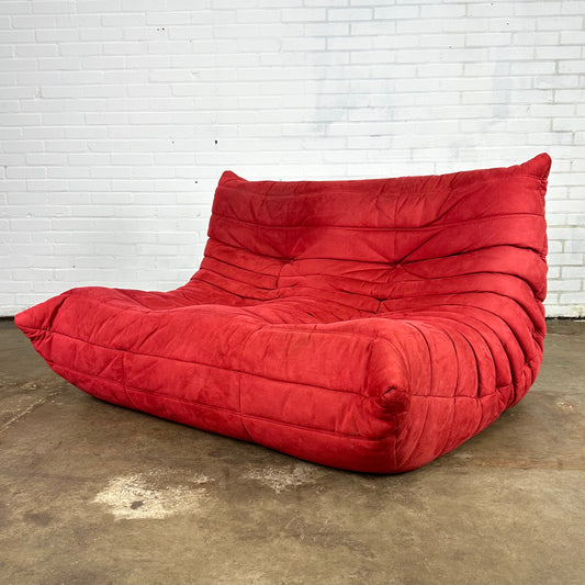 Ligne Roset Togo 2-zit in Goya Red