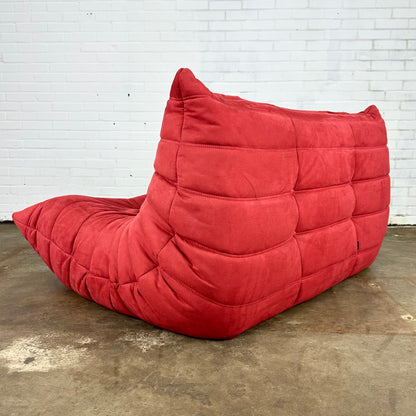 Ligne Roset Togo 2-zit in Goya Red